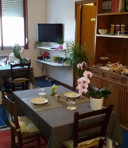 Acomodação com café da manhã  Interno 8 Roma